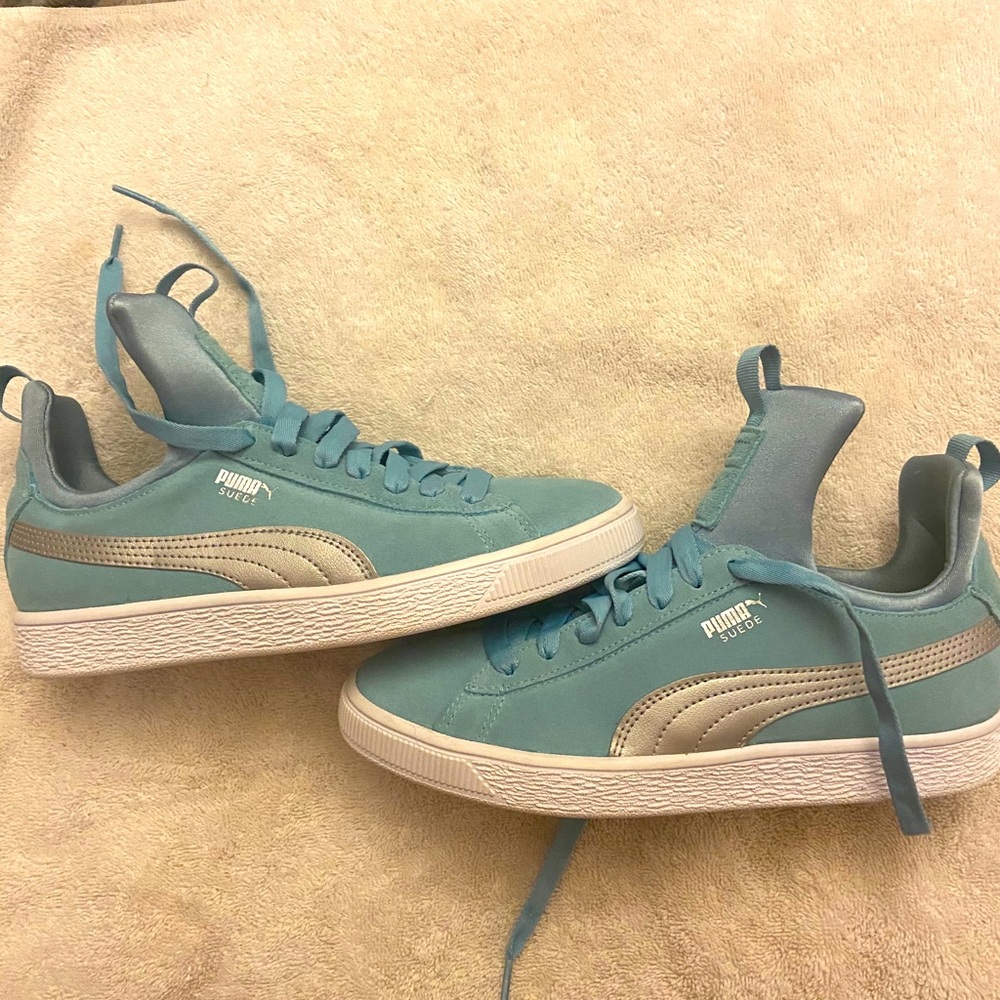 💎 Turquoise Blue Puma Suedes 💎